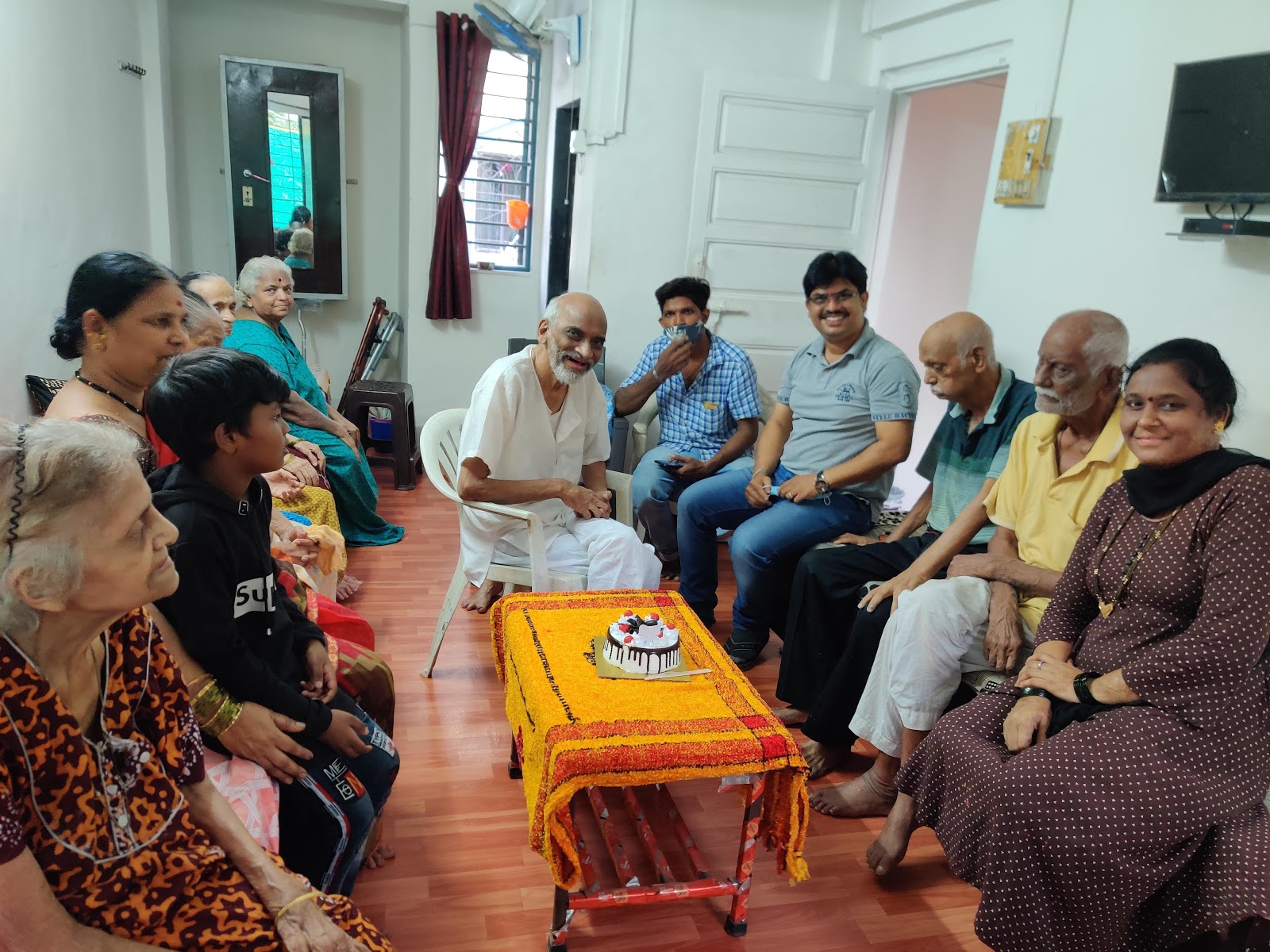 Divine Care - Vrudha Aashraya - Dementia & Alzheimer Care I Holistic Geriatric & Palliative Care I | Senior Assisted Living