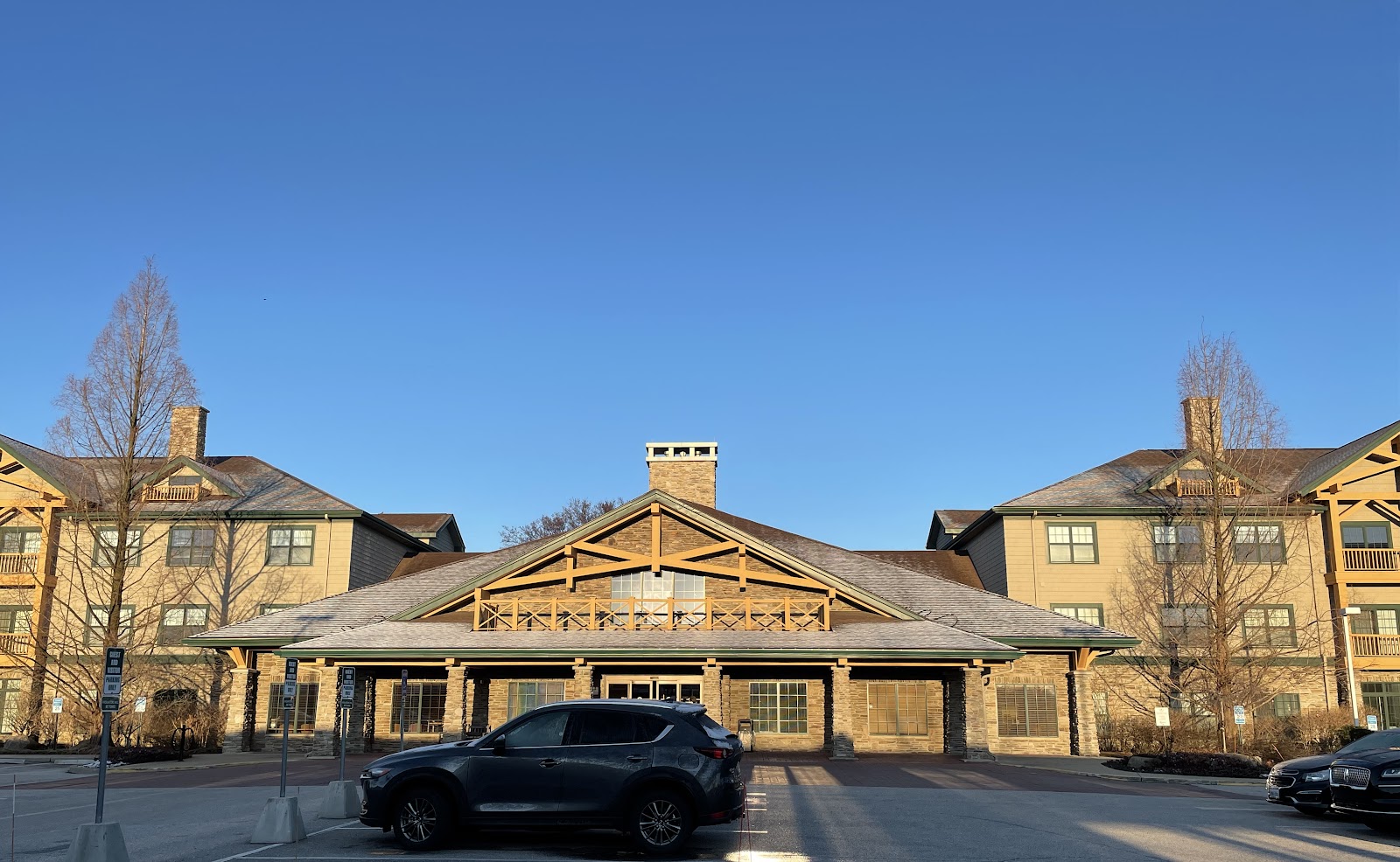 Deer Creek Lodge