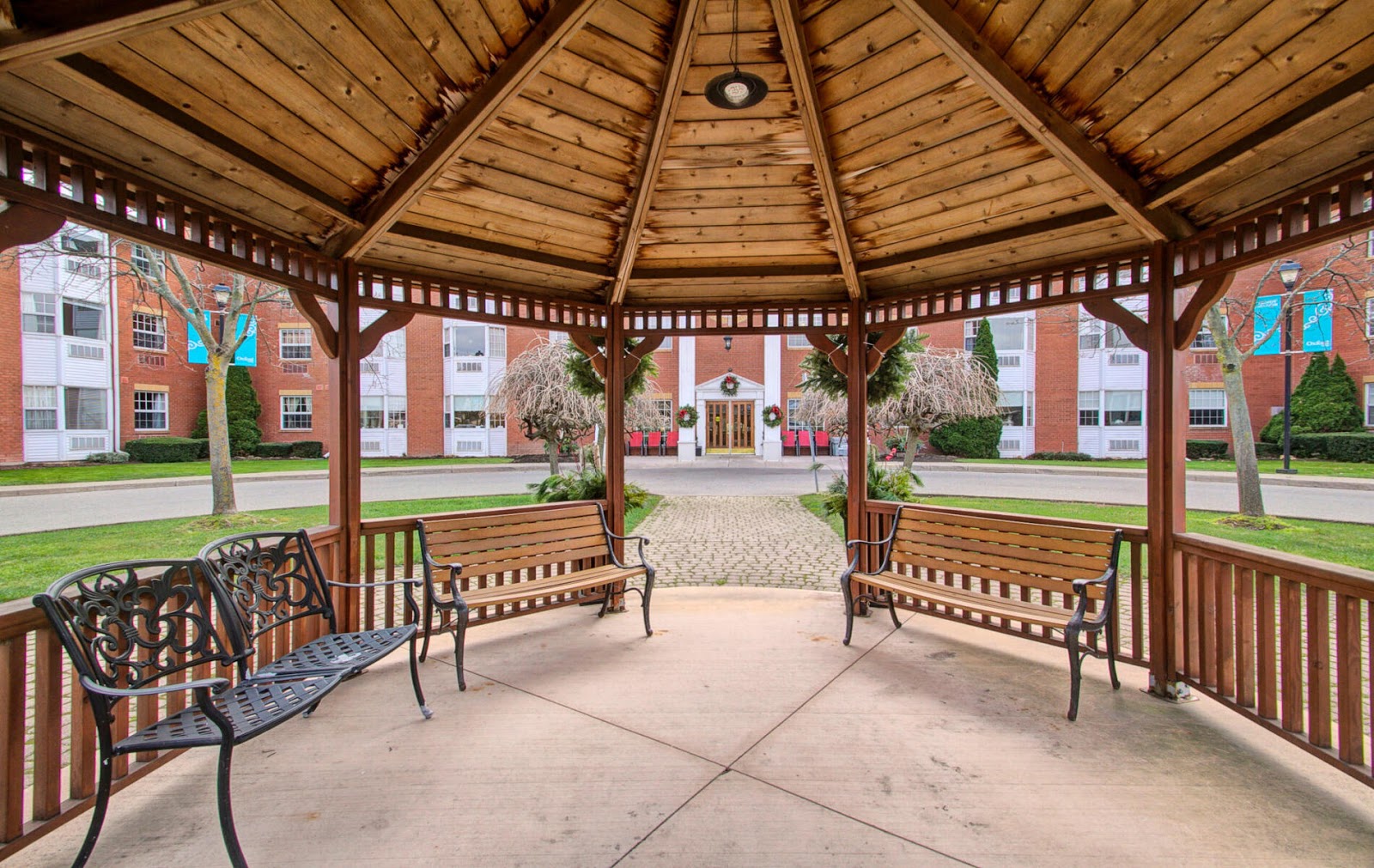 Lundy Manor Retirement Residence