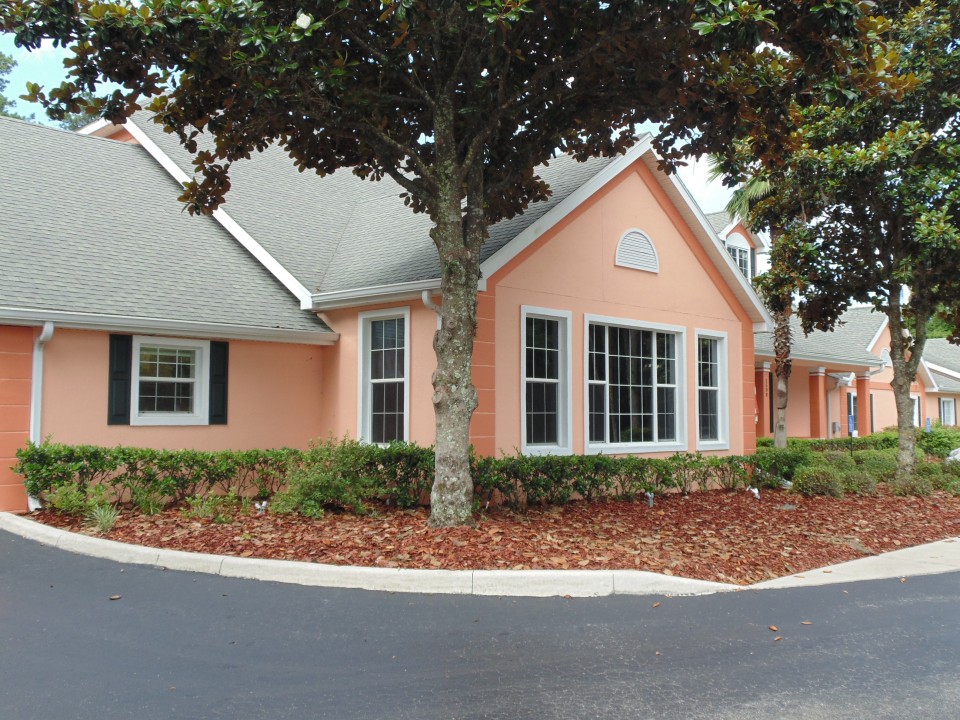 Hampton Manor Assisted Living at 24th Road