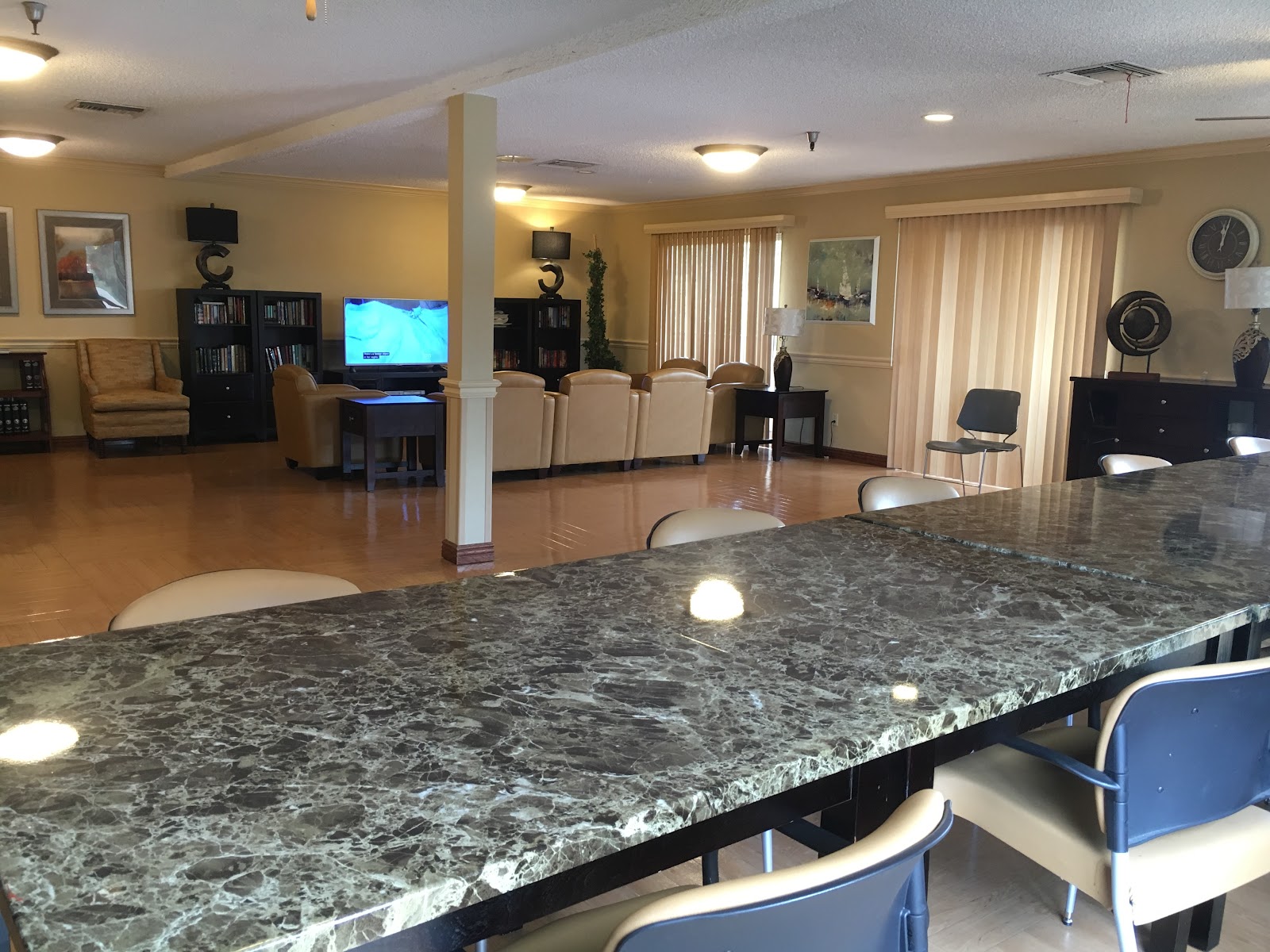 Crofton Manor Inn