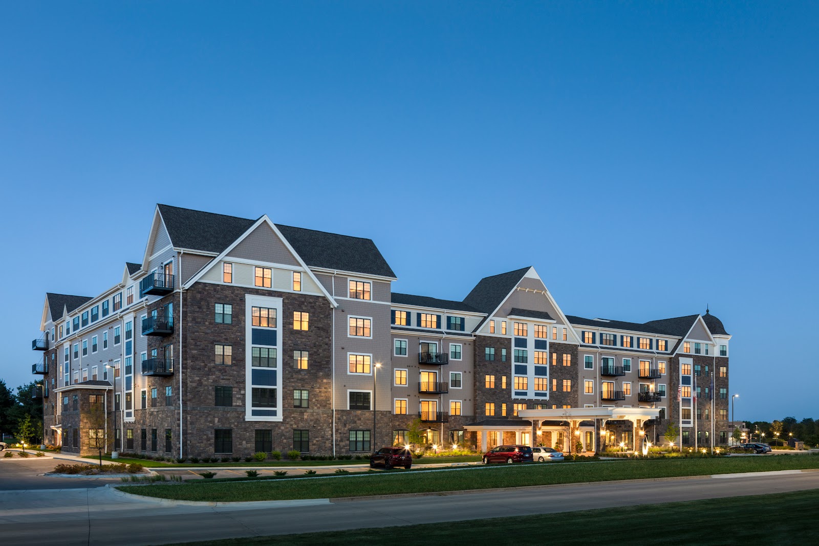 Grand Living At Tower Place