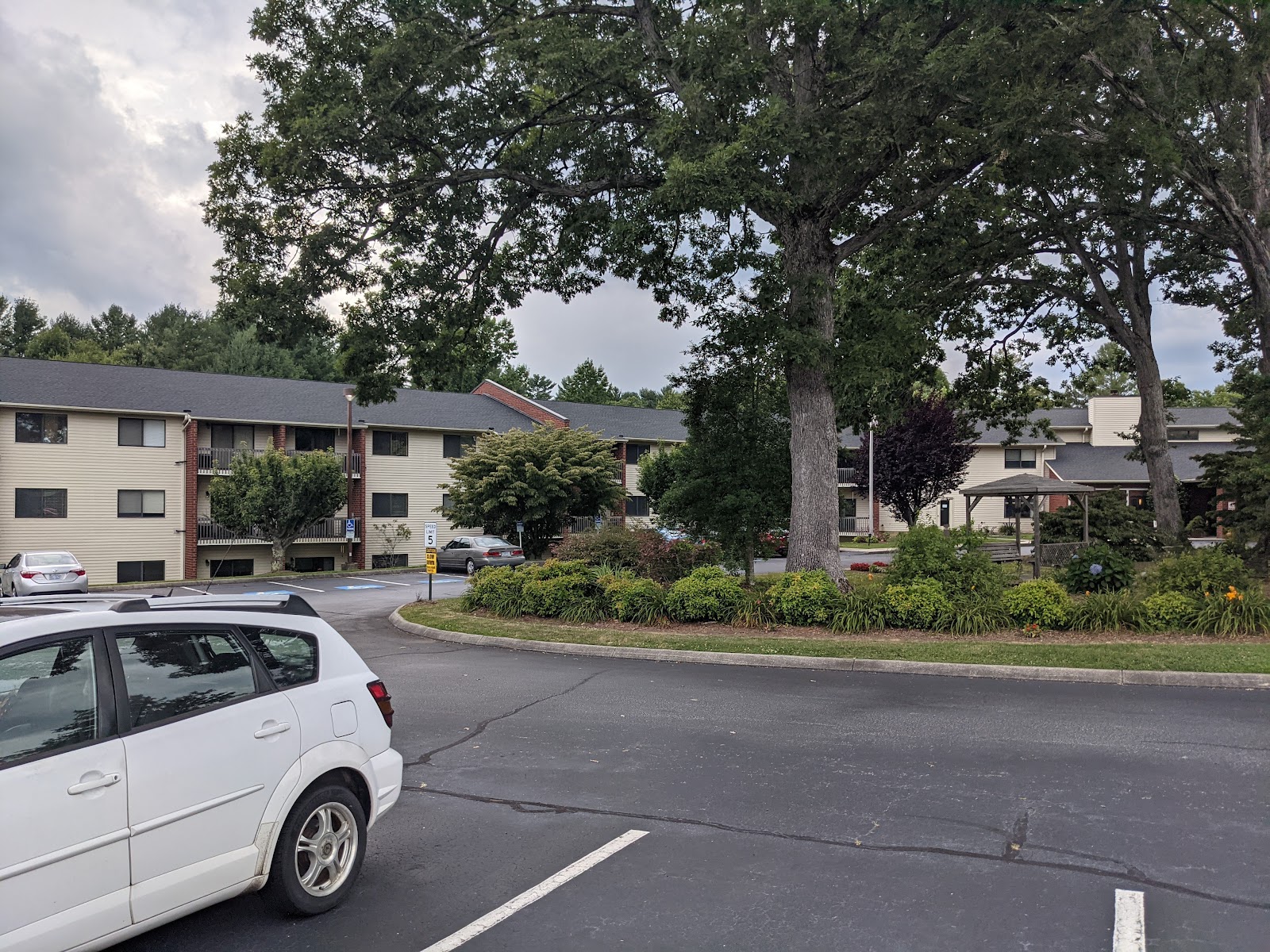 Brookdale Hendersonville East