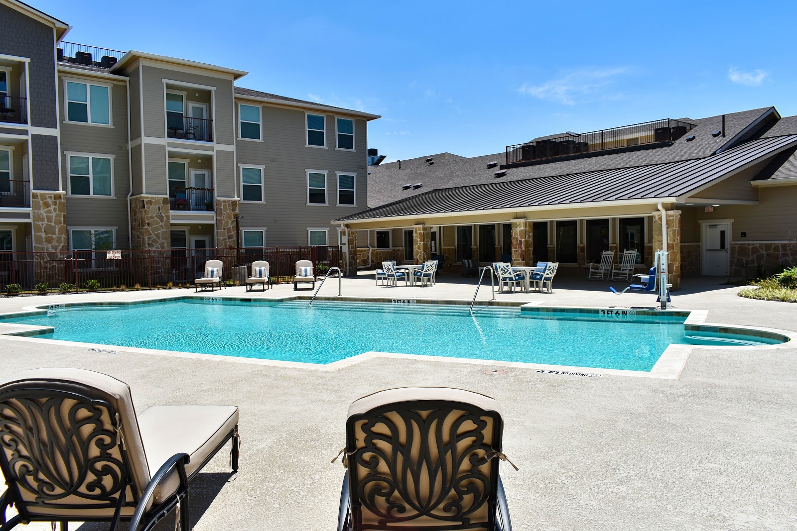 Legacy Oaks of Midlothian Senior Living