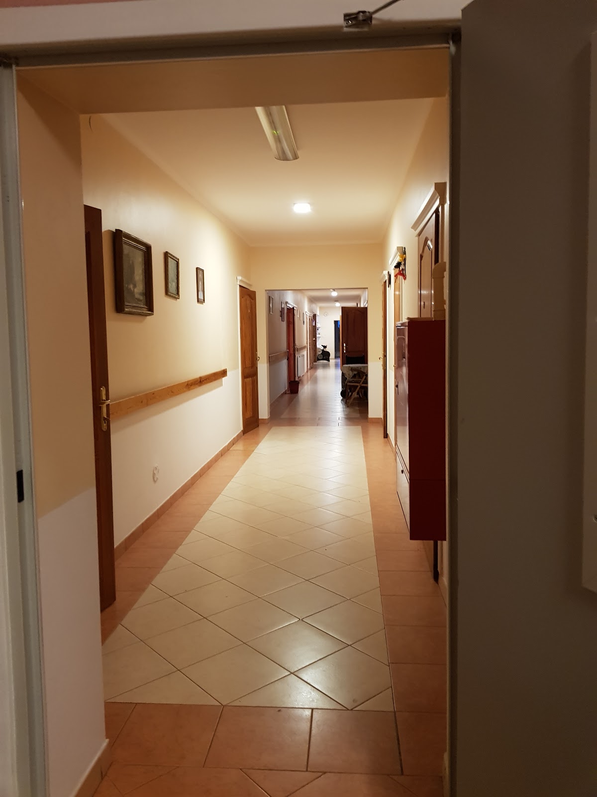 Róża. Prywatny dom opieki. Warszawa / Łomianki