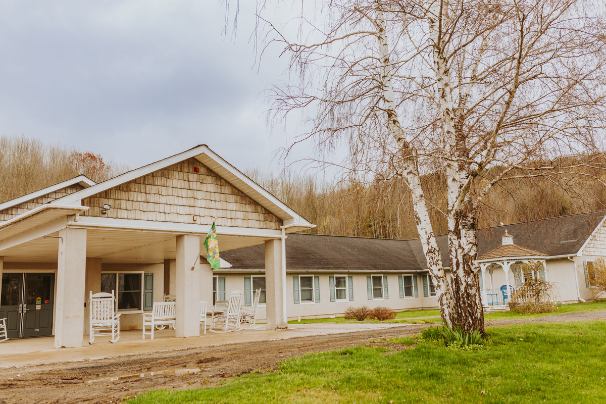 Hampshire House: A Willow Ridge Senior Living Community