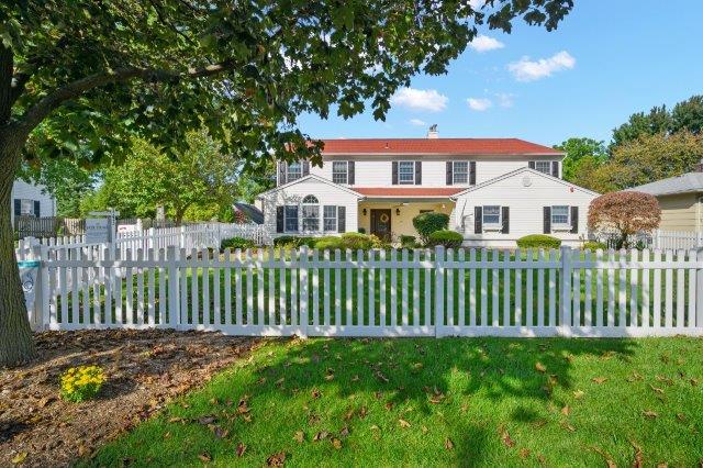 Fox Trail Memory Care Living at Paramus