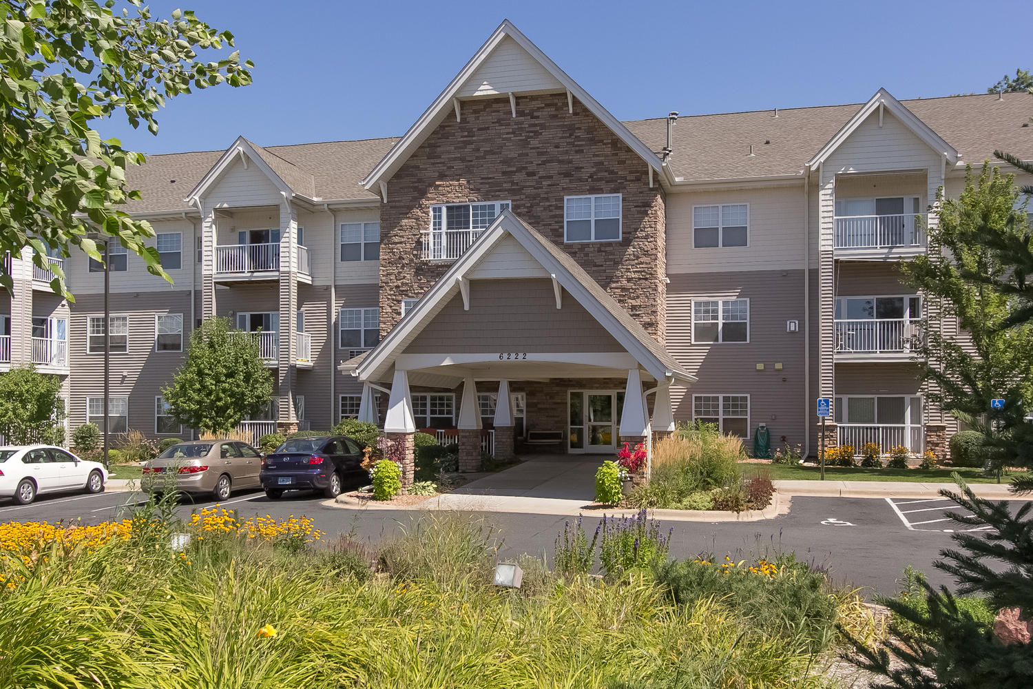 Applewood Pointe of Maple Grove