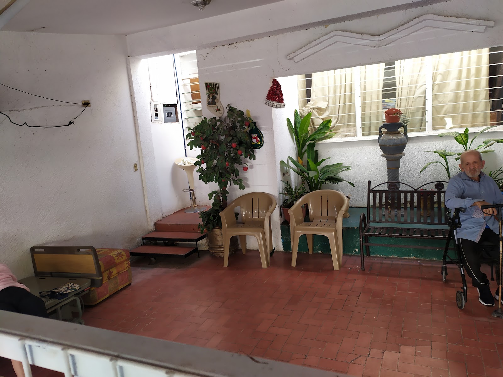 Casa de Reposo para Adulto Mayor Vida y Armonía (CRAMVA)
