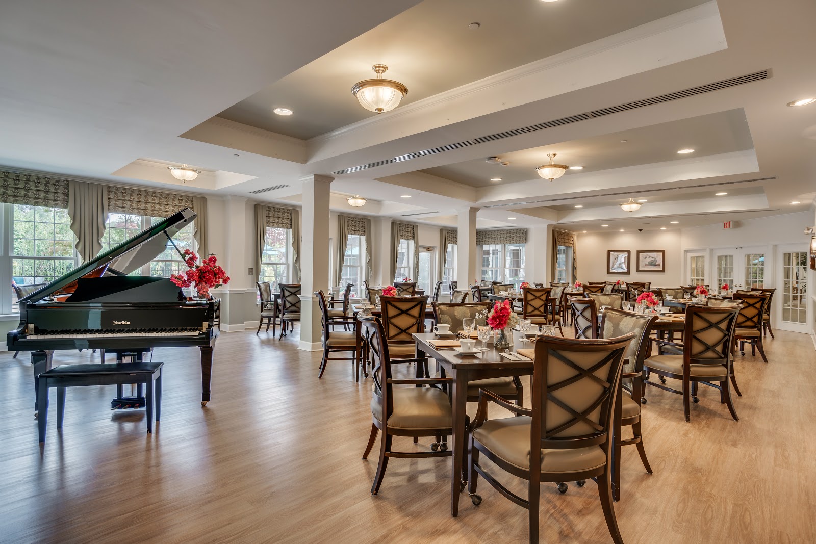 RoseWood Village Assisted Living & Memory Care - Greenbrier