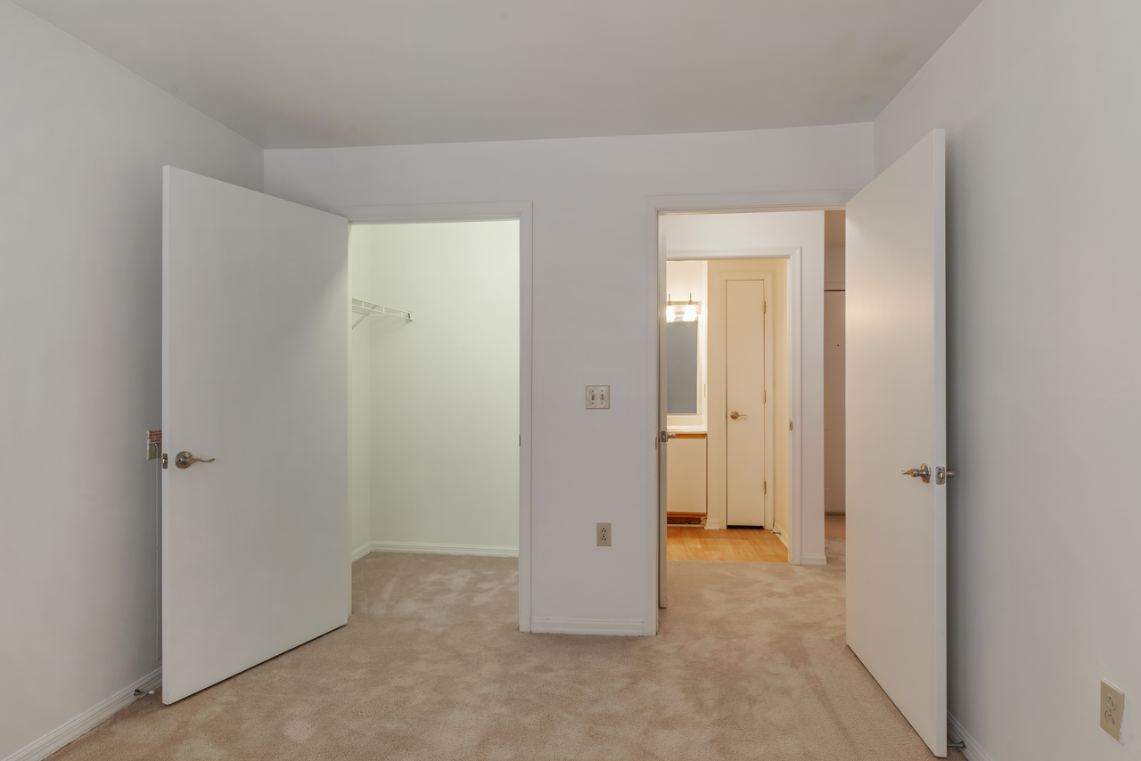 Silver Hill at Arboretum Apartments