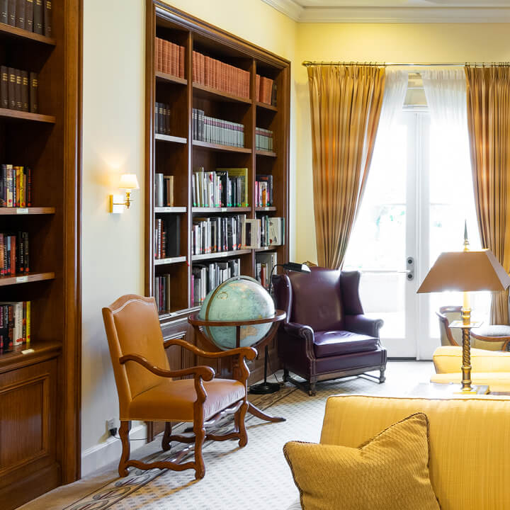 The Peninsula Regent