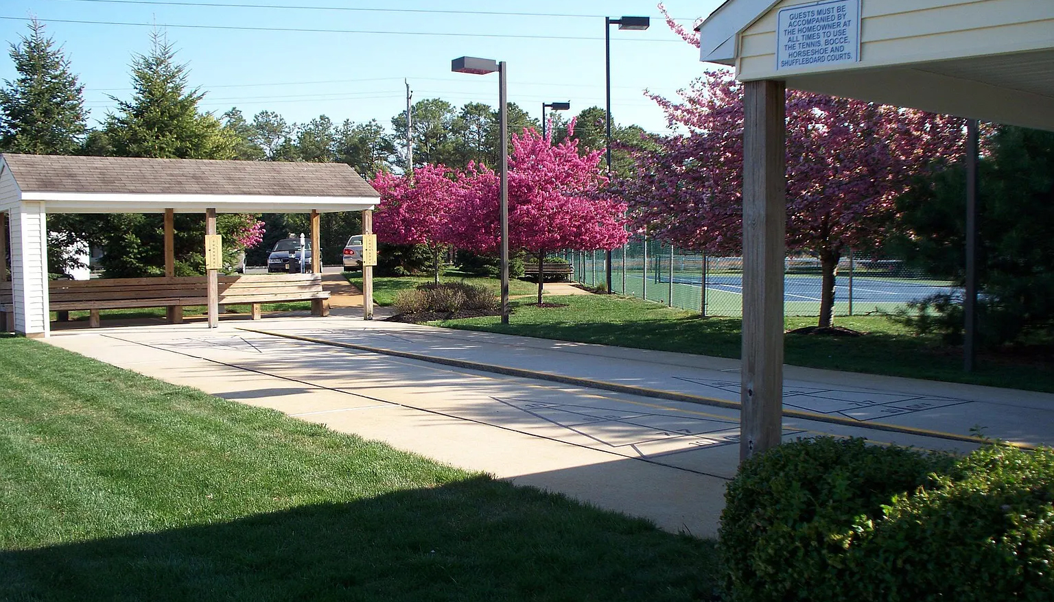 Country Walk of Lake Ridge