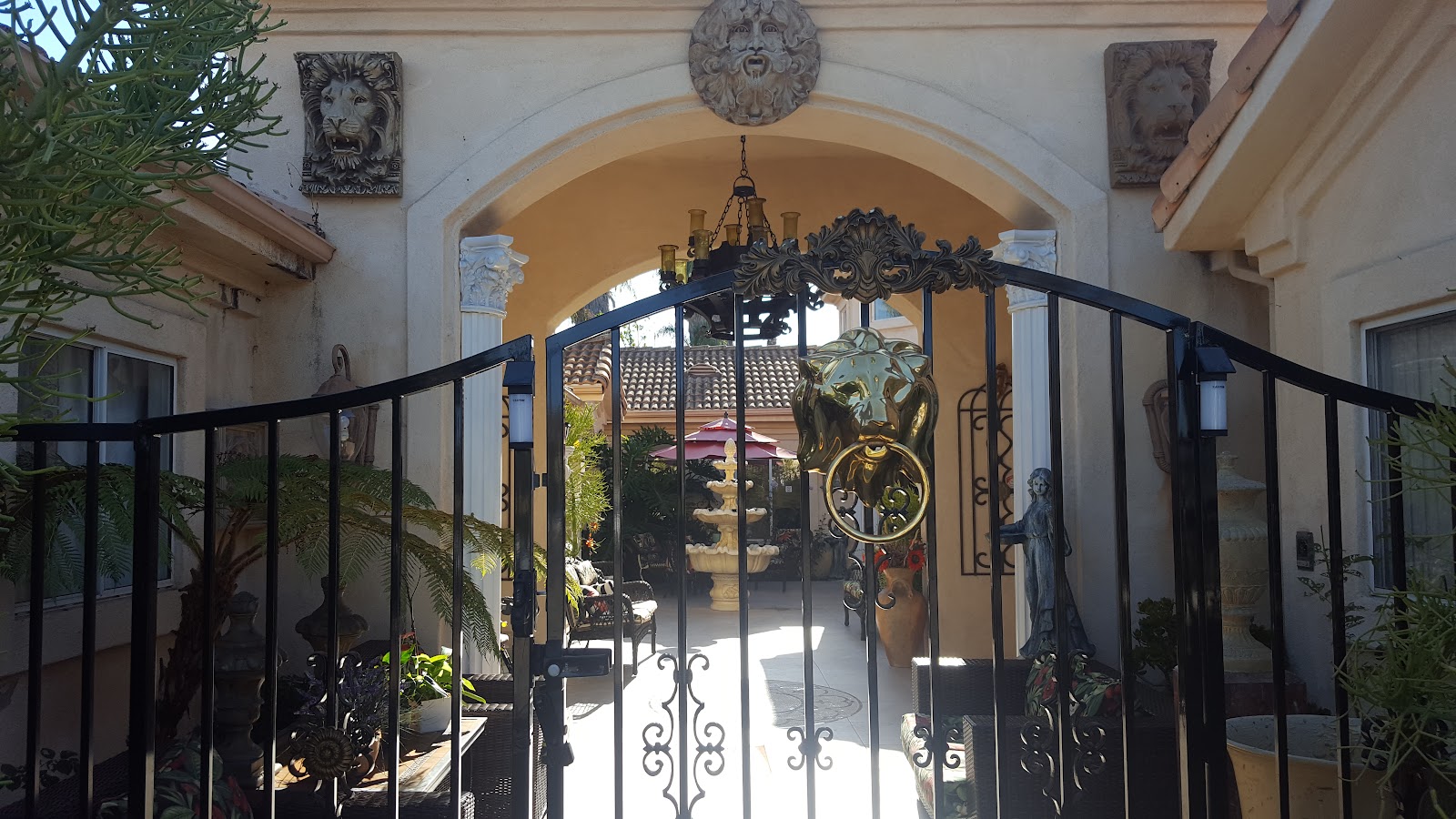 Alta Vista Manor