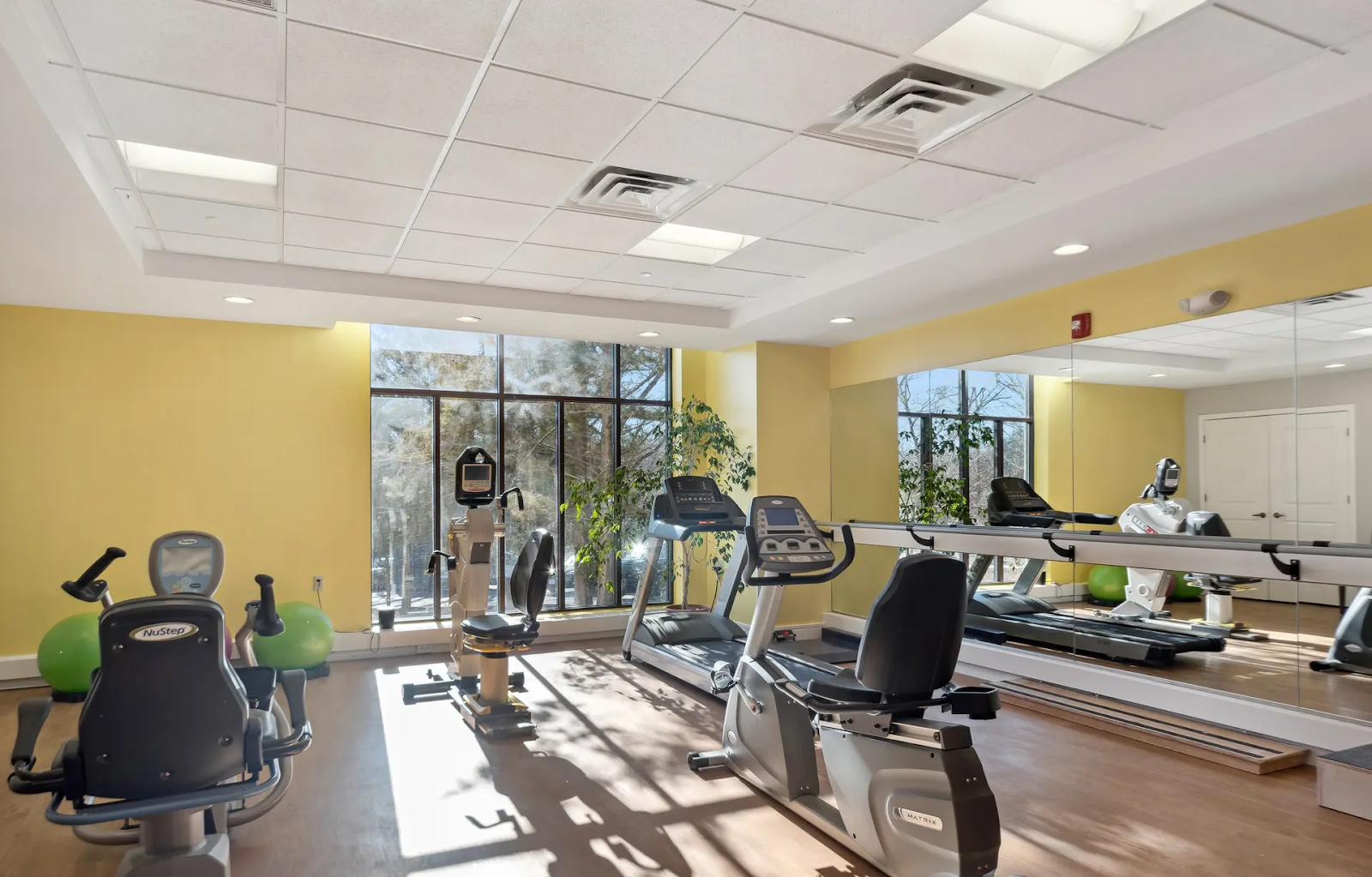 AVIVA Country Club Heights