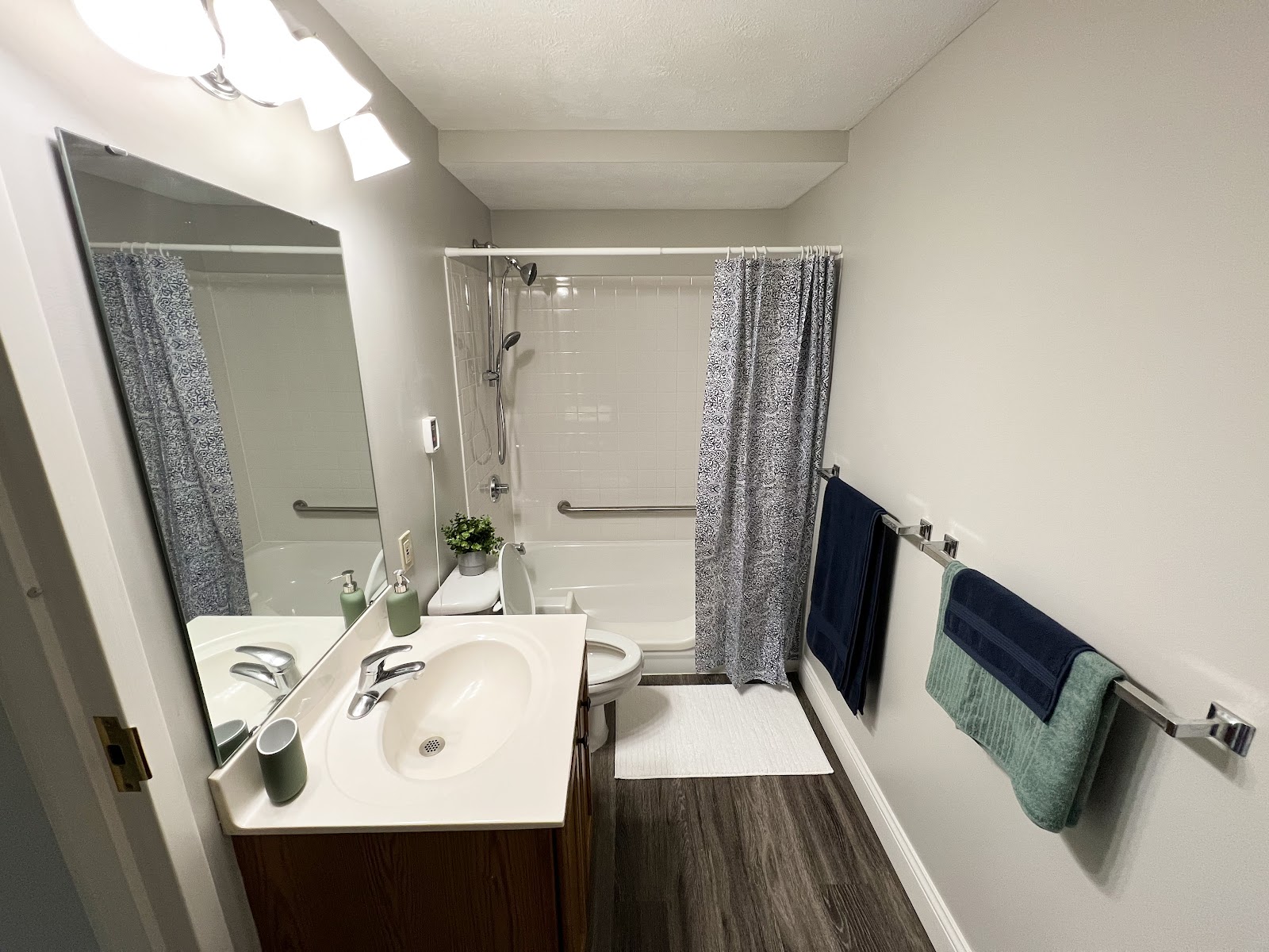 Ivy Knoll Senior Living Community