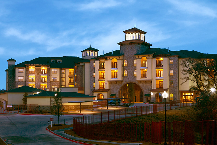 Chateau at Wildbriar Lake
