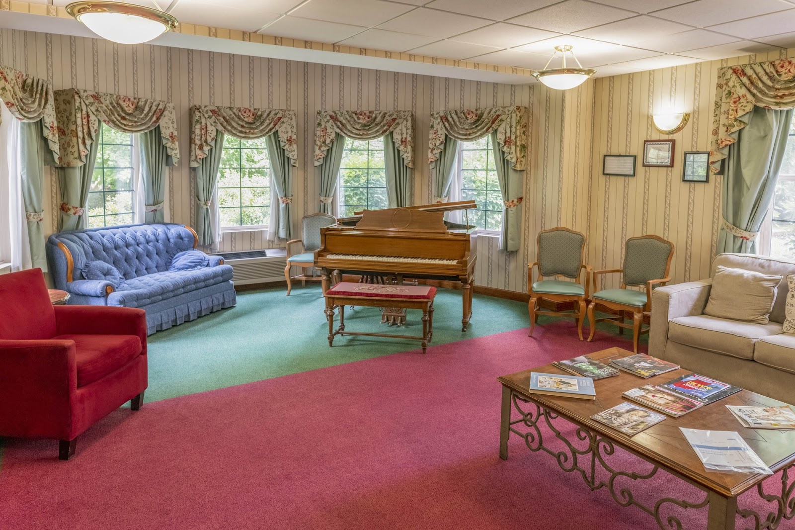 Holiday Manor at Woodside