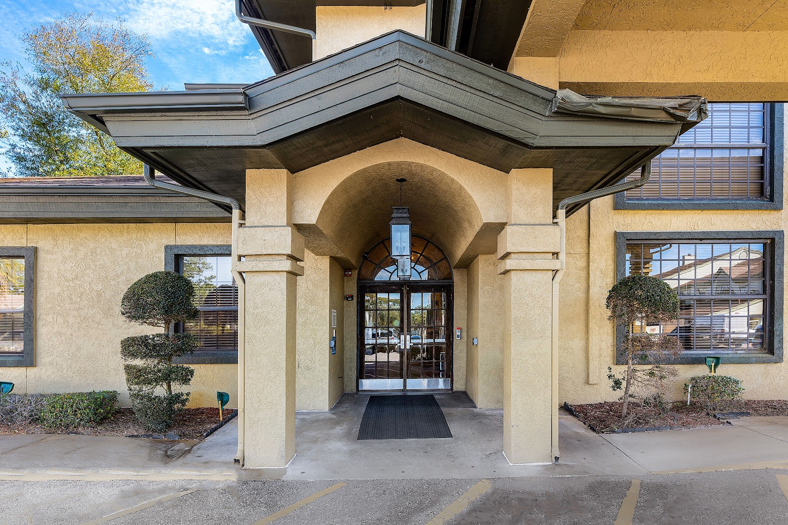 Island Lake Center
