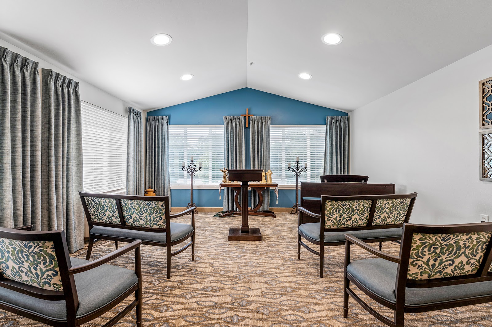 Colonial Harbor Gracious Retirement Living