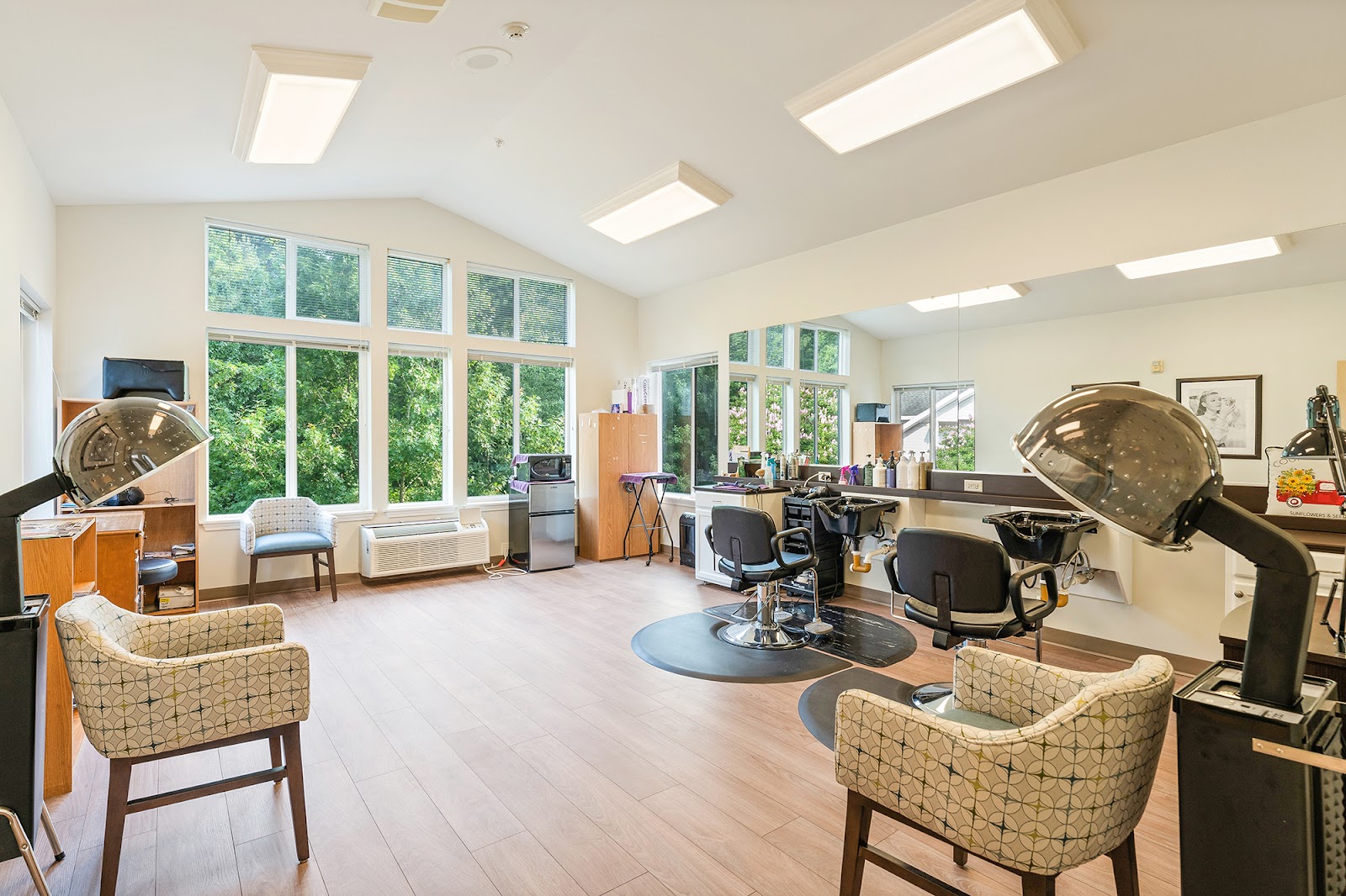Colonial Harbor Gracious Retirement Living