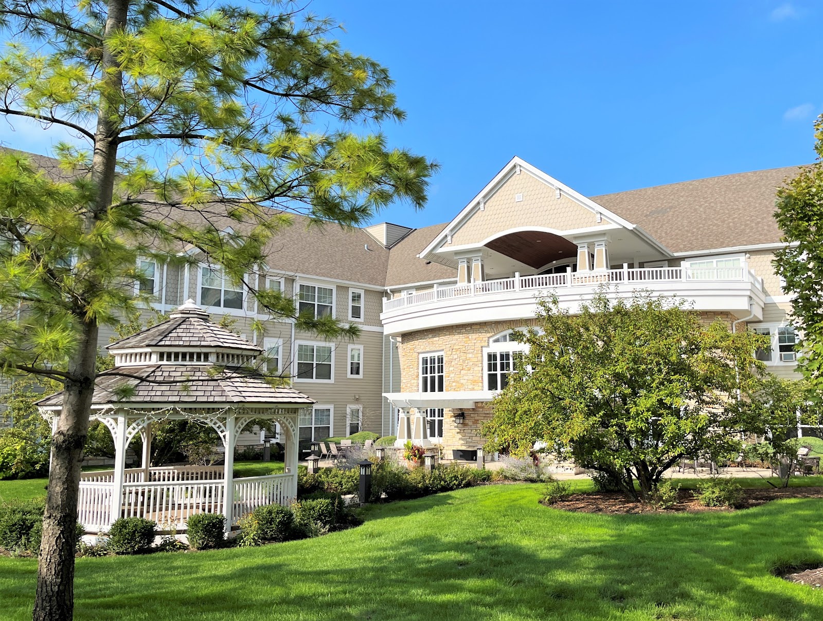 Chestnut Square at The Glen