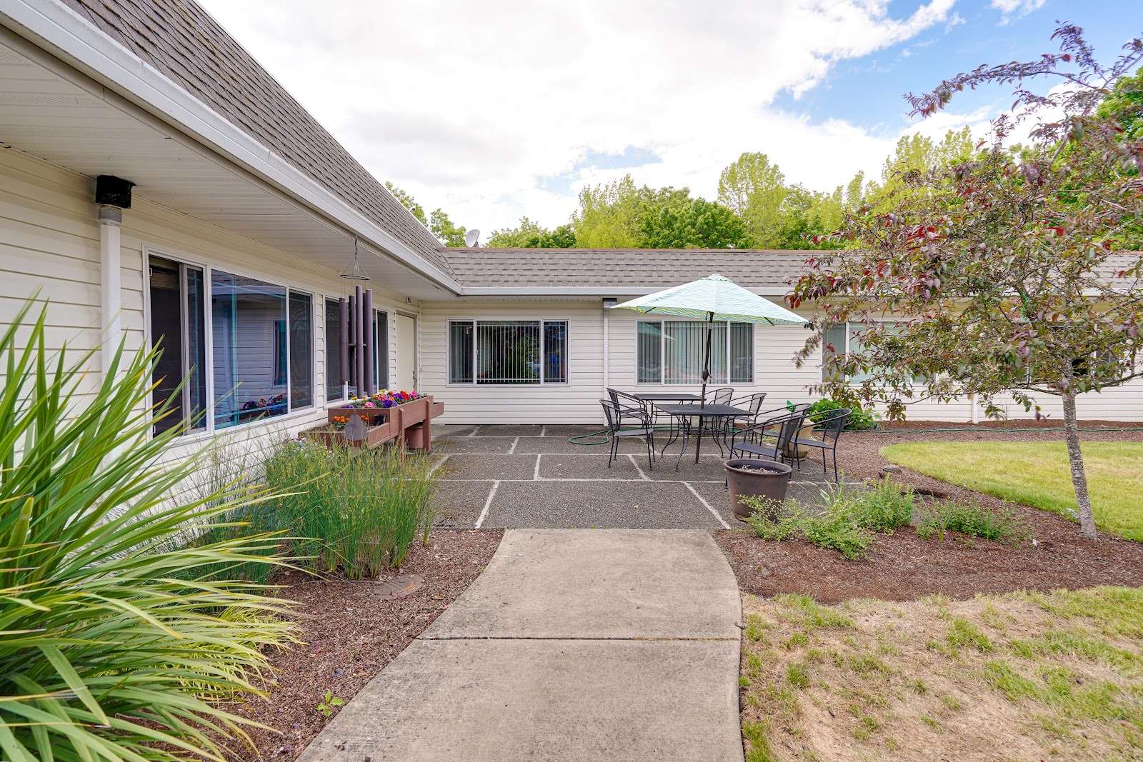 French Prairie Nursing & Rehabilitation Center