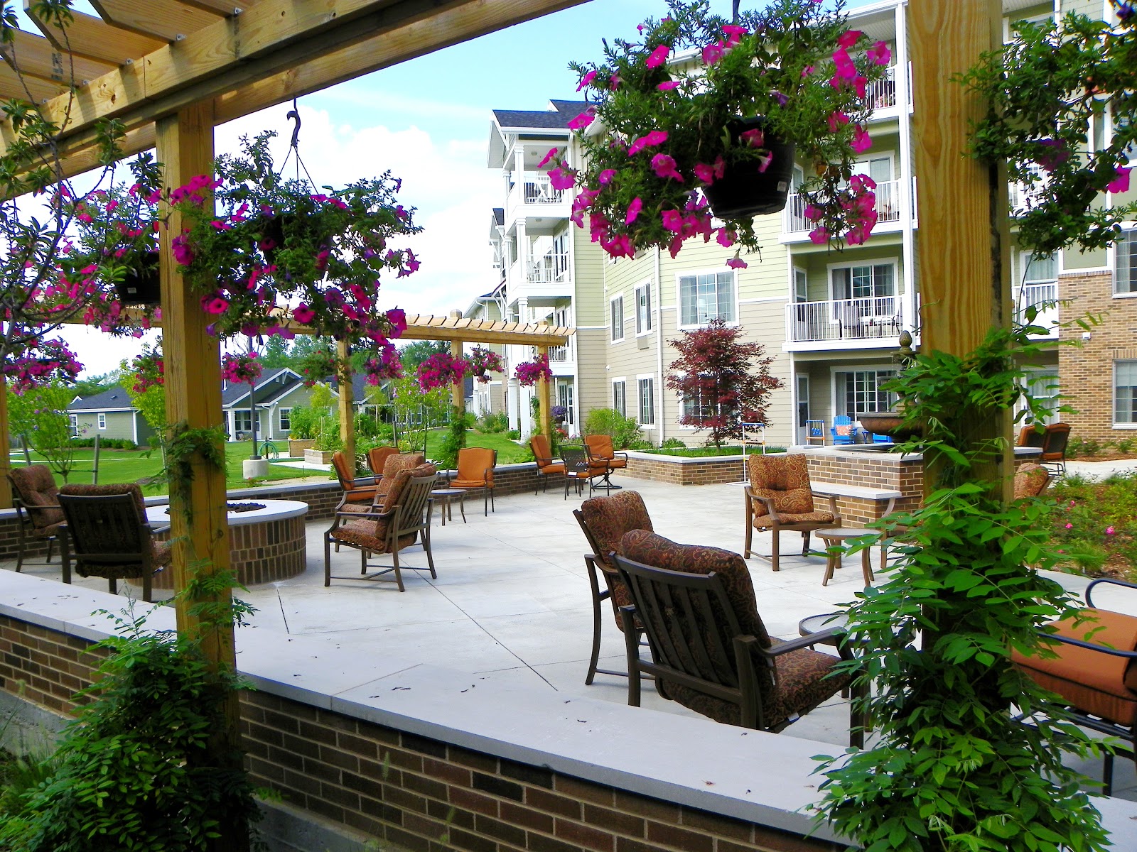 Colonial Gardens Gracious Retirement Living