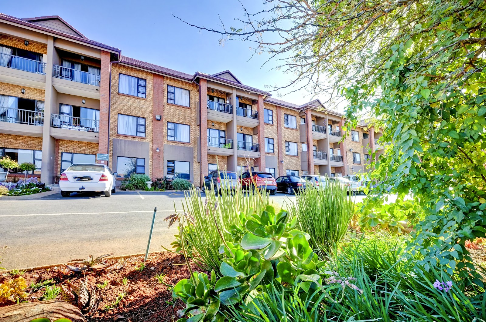 Featherbrook Hills Retirement Village