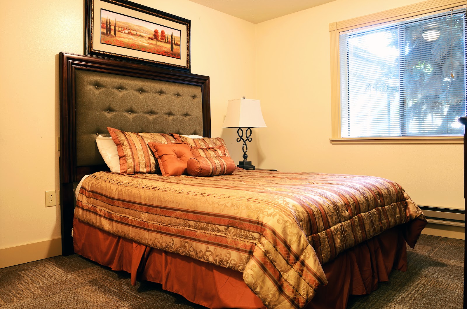 Lincoln Court Assisted & Senior Living