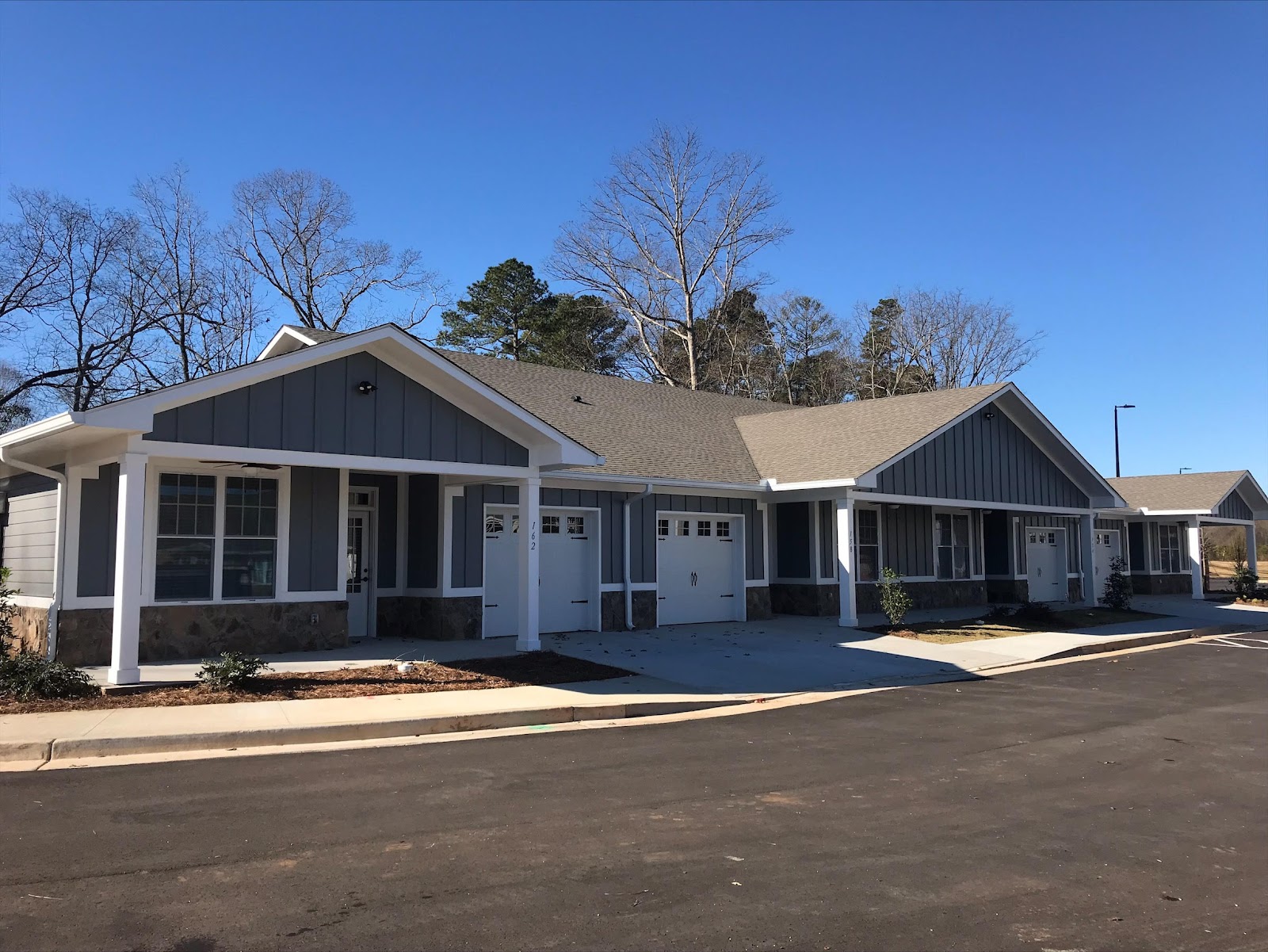 Manor Lake Assisted Living & Memory Care - Hoschton