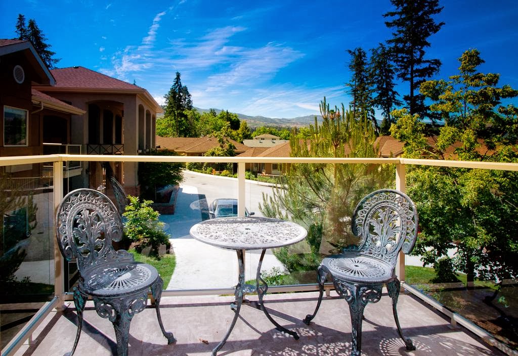 Mission Villas