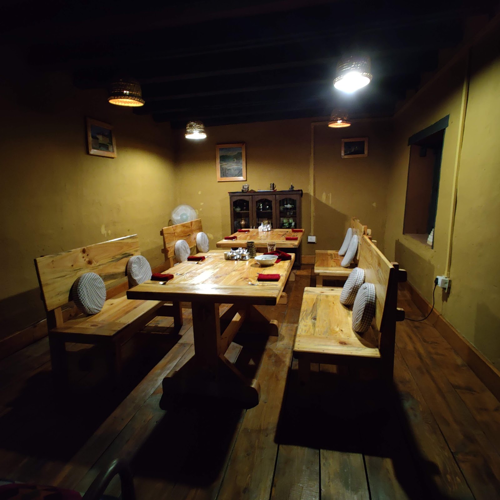 Ama's Village Lodge Paro