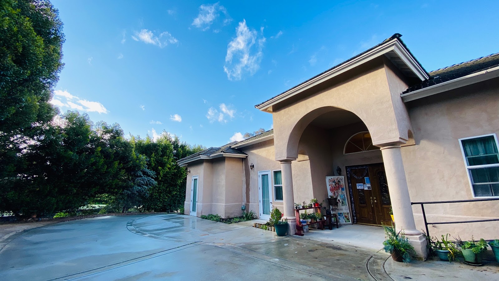 Huntington Manor - Assisted Living Community