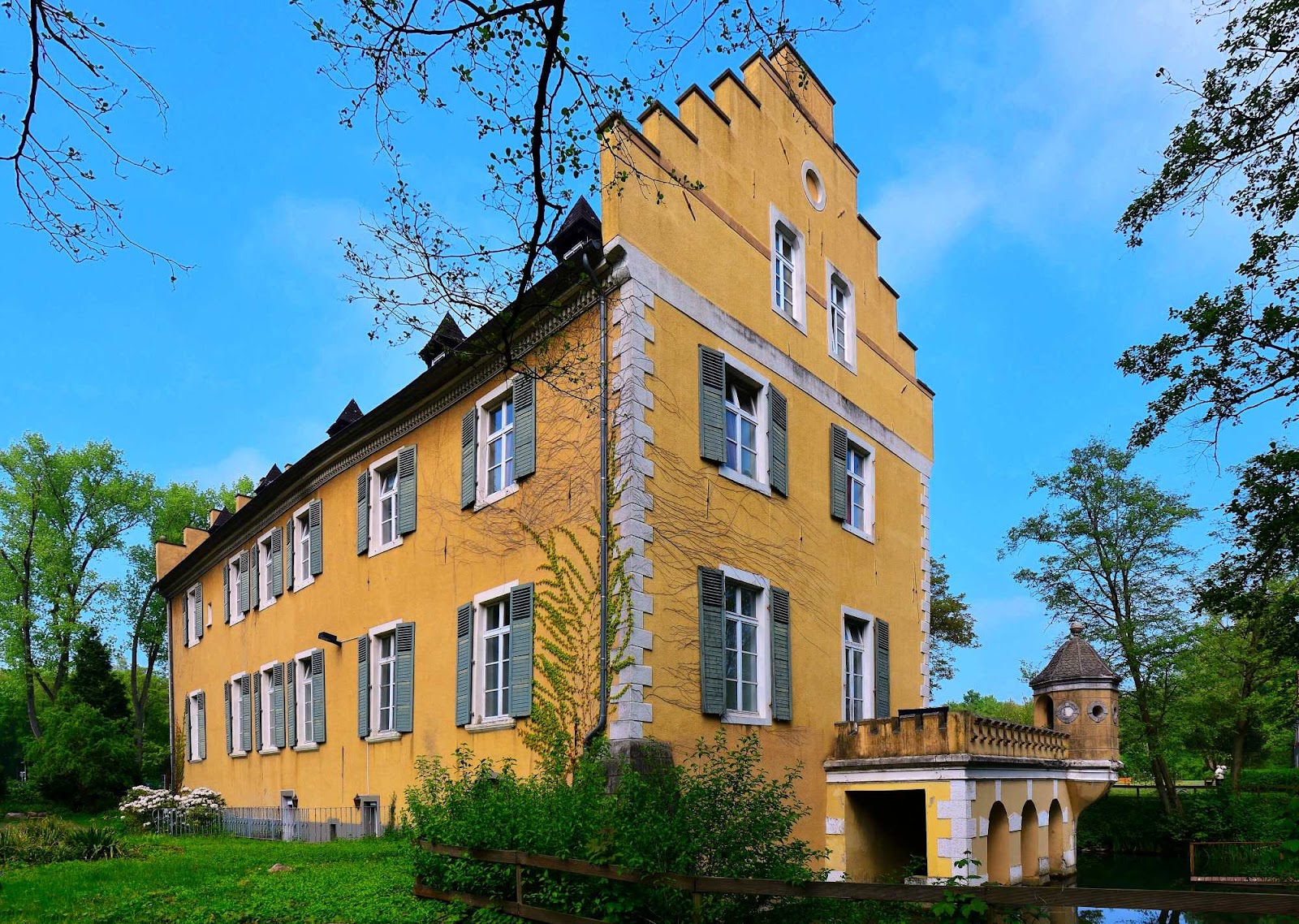 Alloheim Senioren-Residenz "Schloss Westhusen"