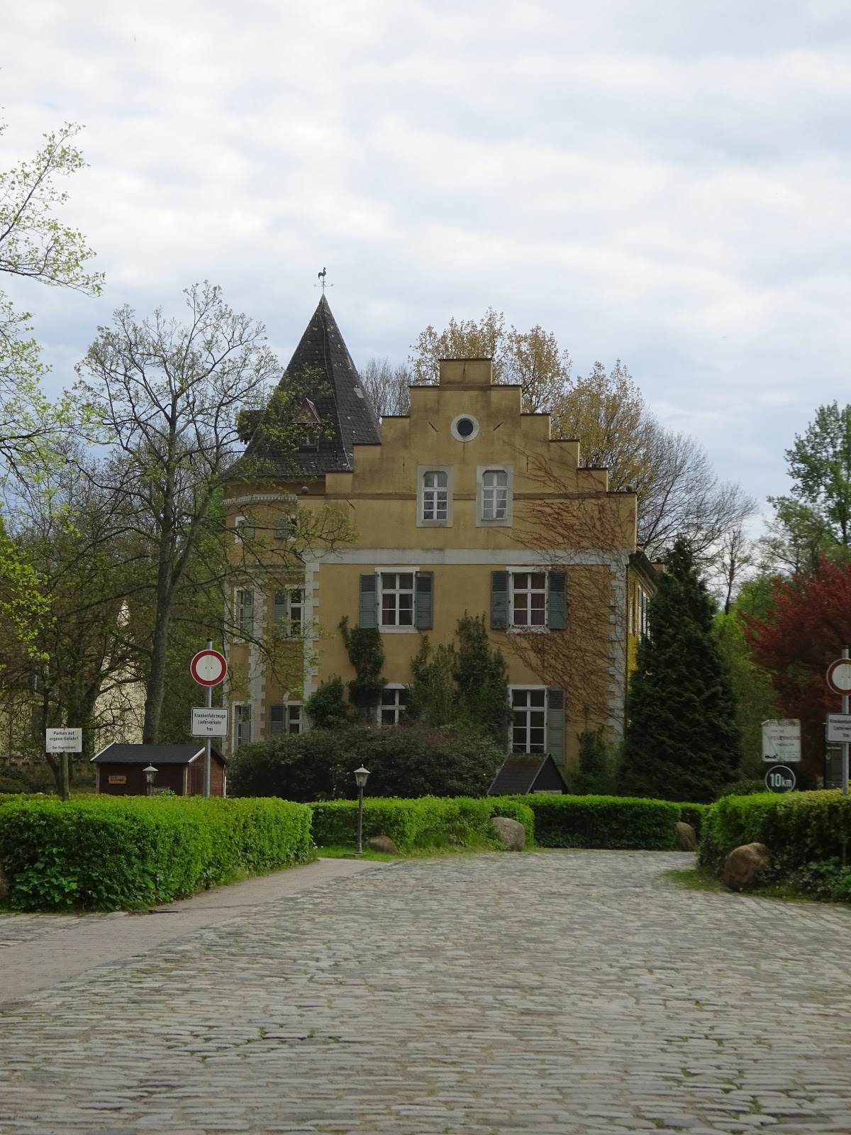 Alloheim Senioren-Residenz "Schloss Westhusen"