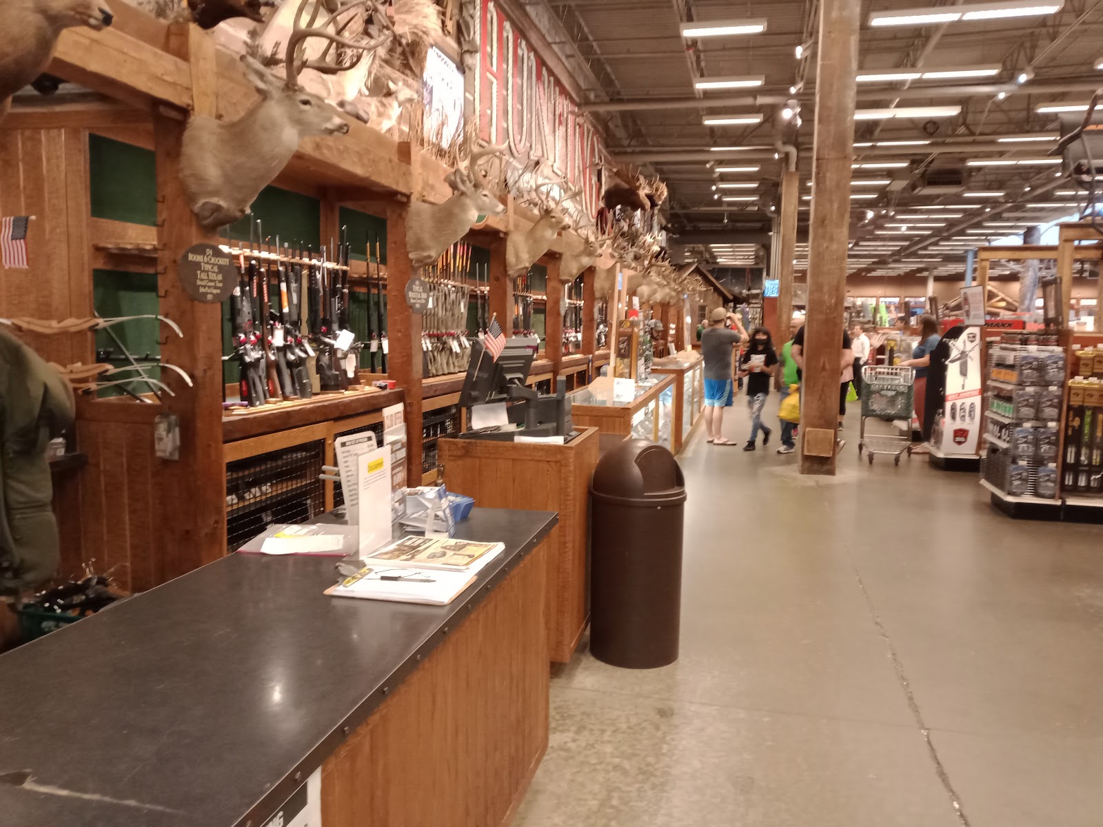 Bass Pro Shops