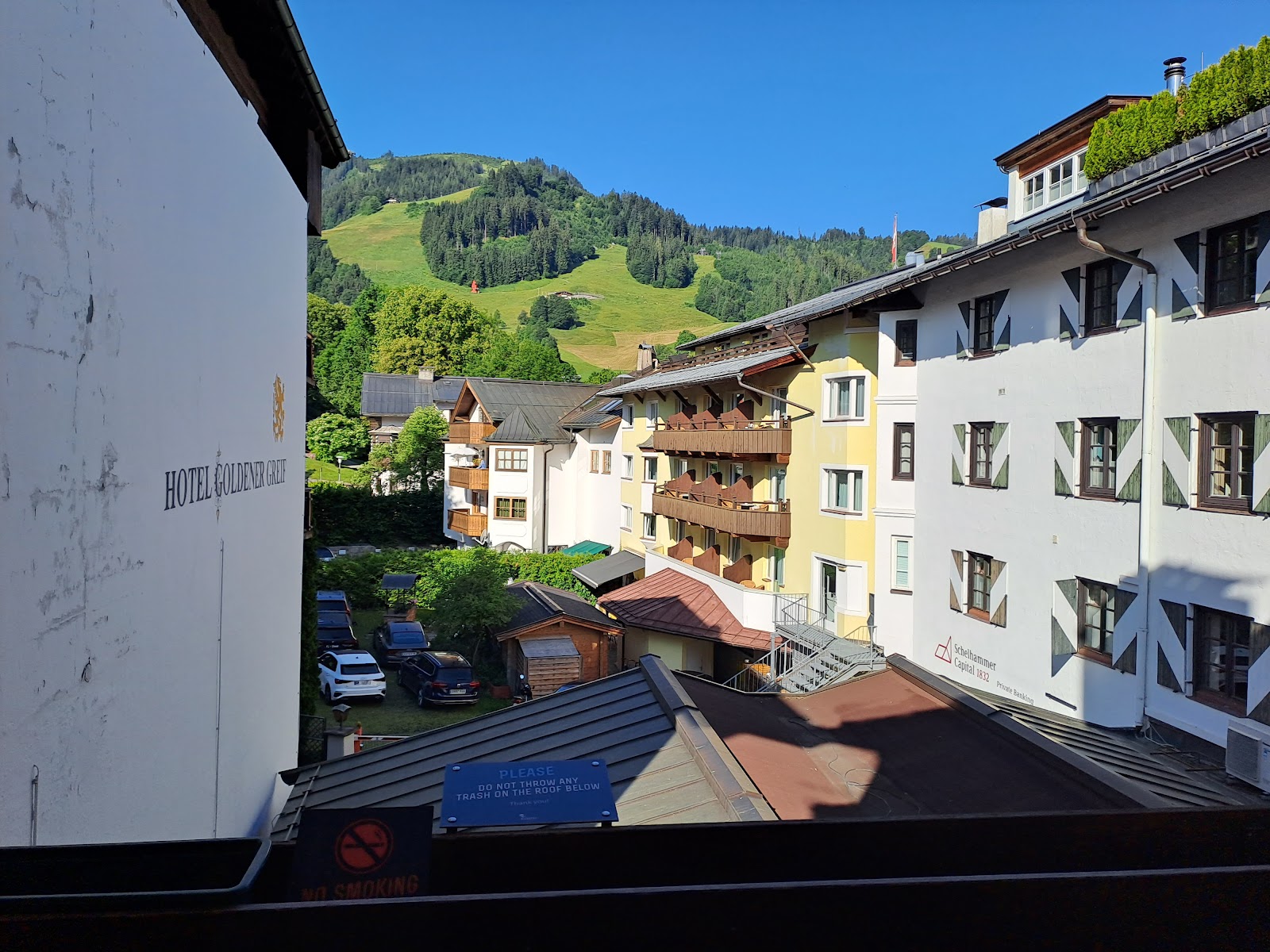 roomie alps hostel