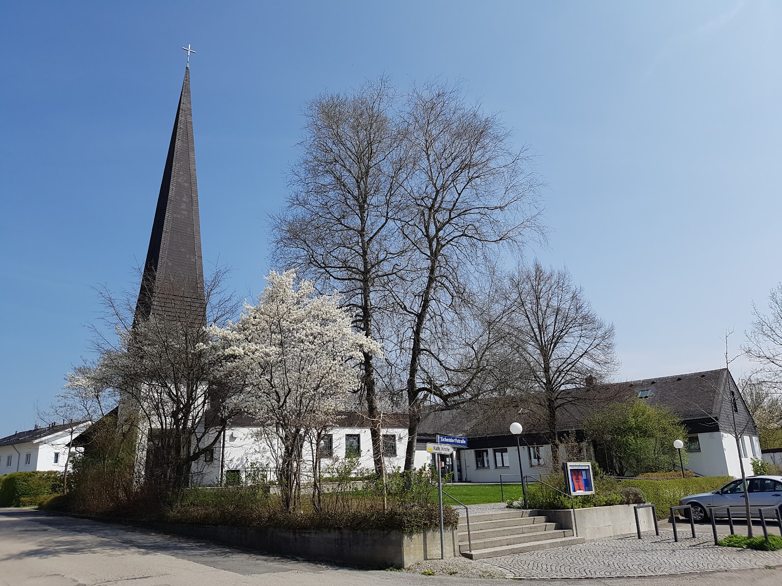 Heilig-Geist-Kirche - Evangelisch-Lutherische Kirchengemeinde Stephanskirchen