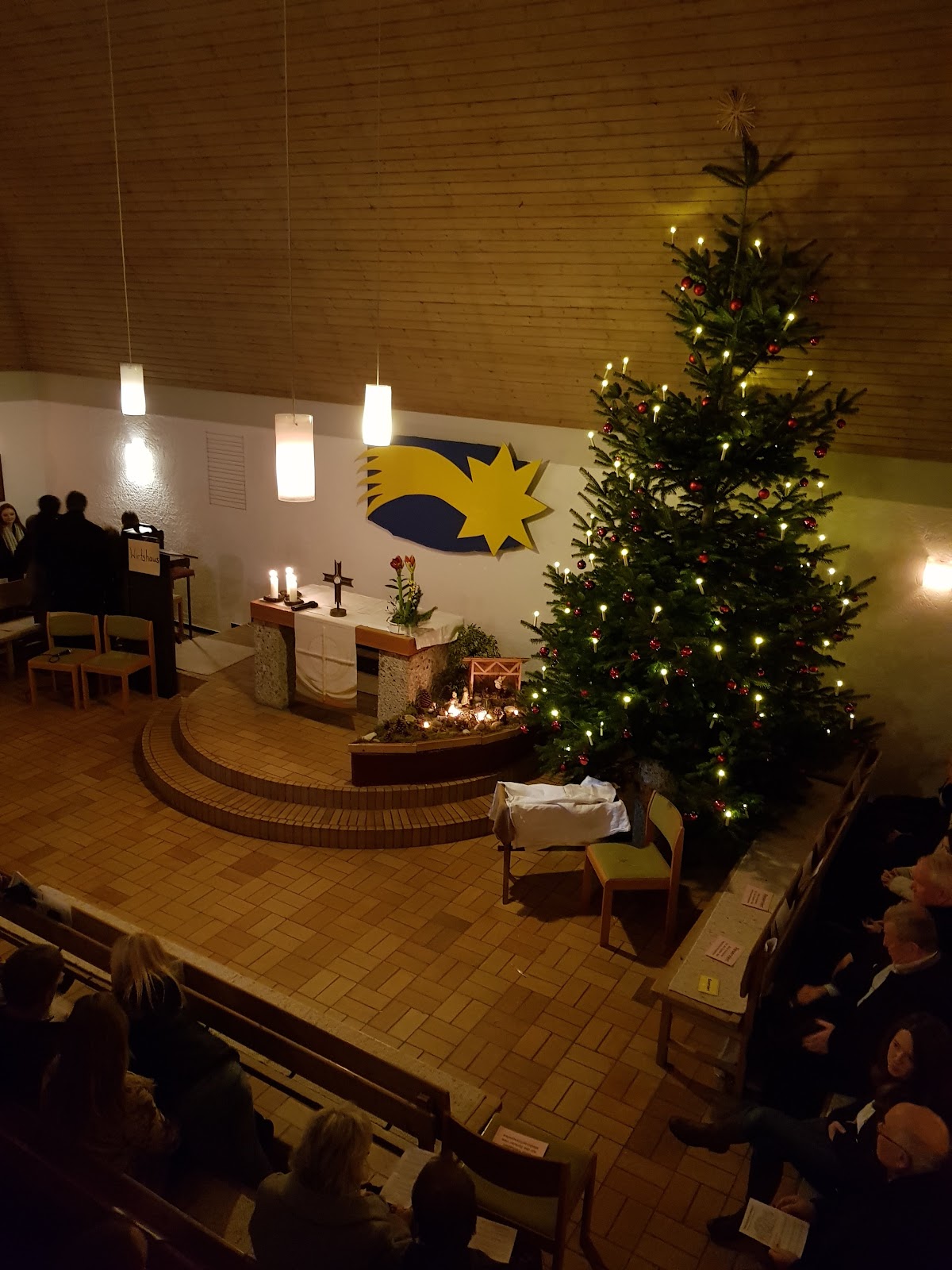 Heilig-Geist-Kirche - Evangelisch-Lutherische Kirchengemeinde Stephanskirchen