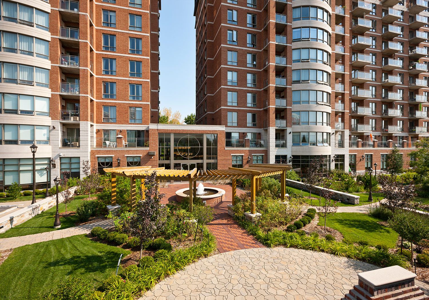 LUX Gouverneur Residence