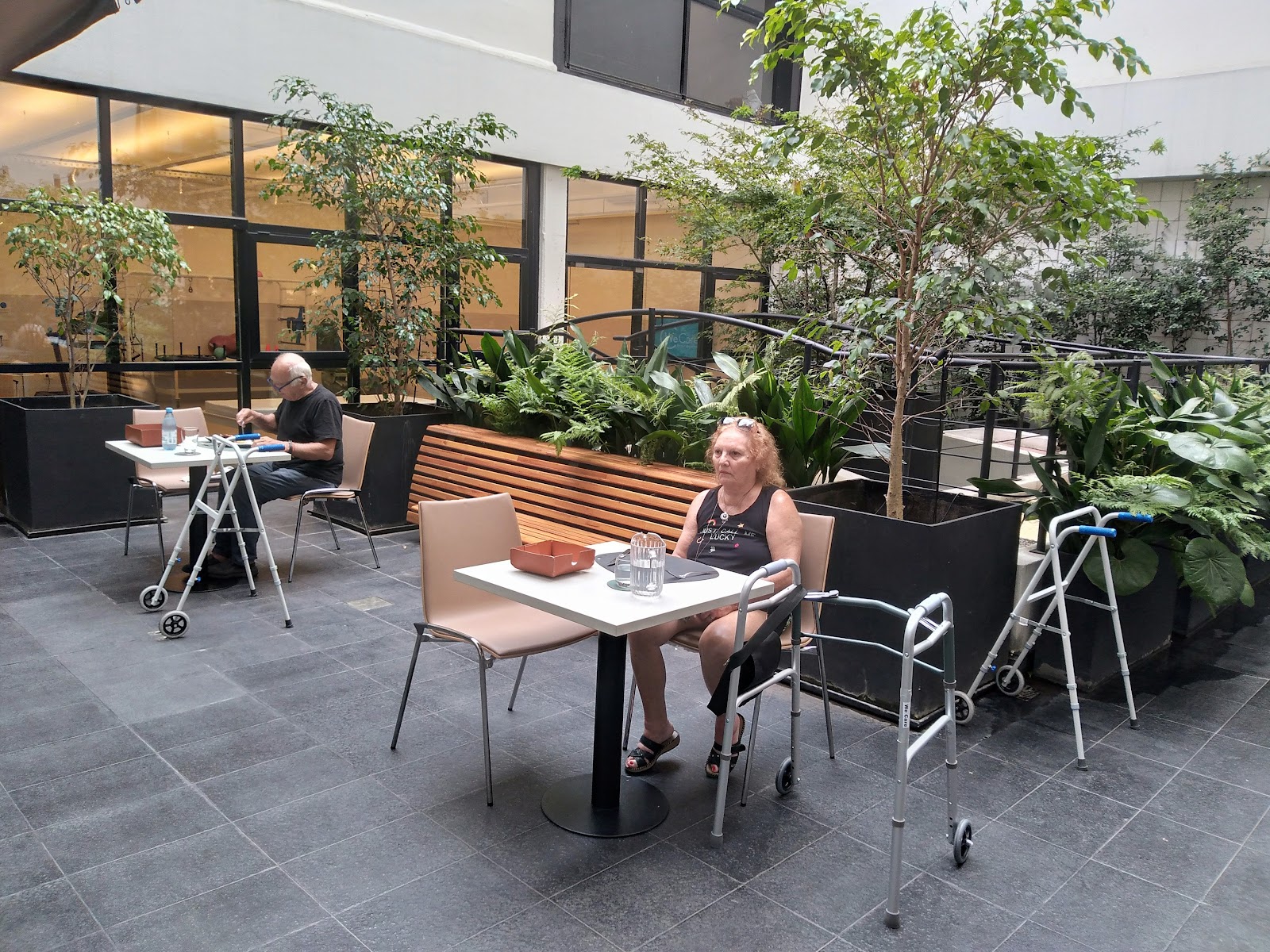We Care, Residencia de Lujo para Personas Mayores