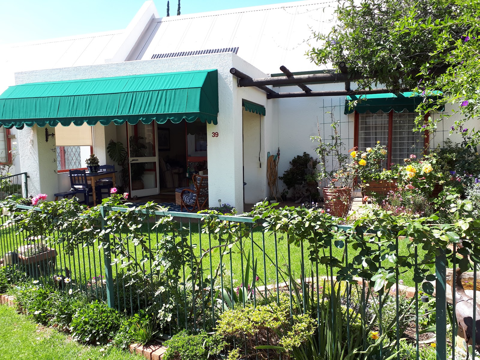Darrenwood Village