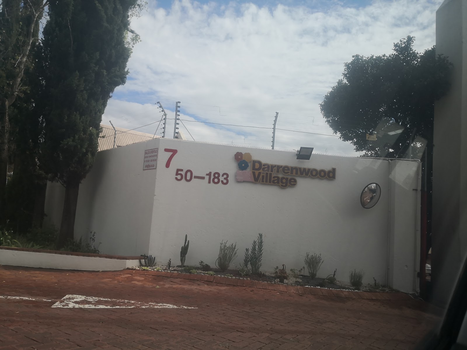 Darrenwood Village