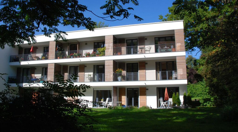 BRK Schloss Garatshausen, Pflegen und Wohnen am See und Schlossparkresidenz