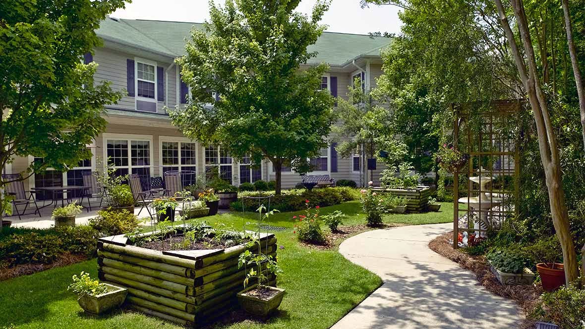 Forest Lake Manor