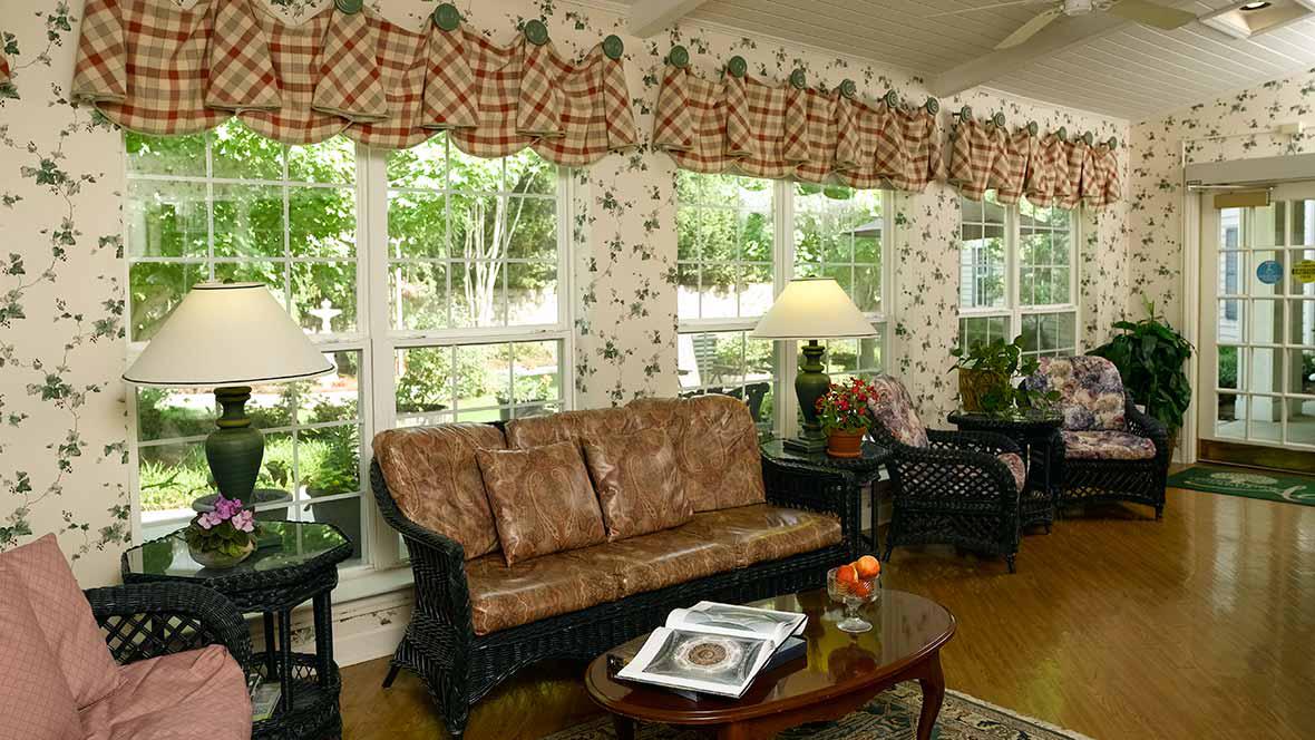 Forest Lake Manor