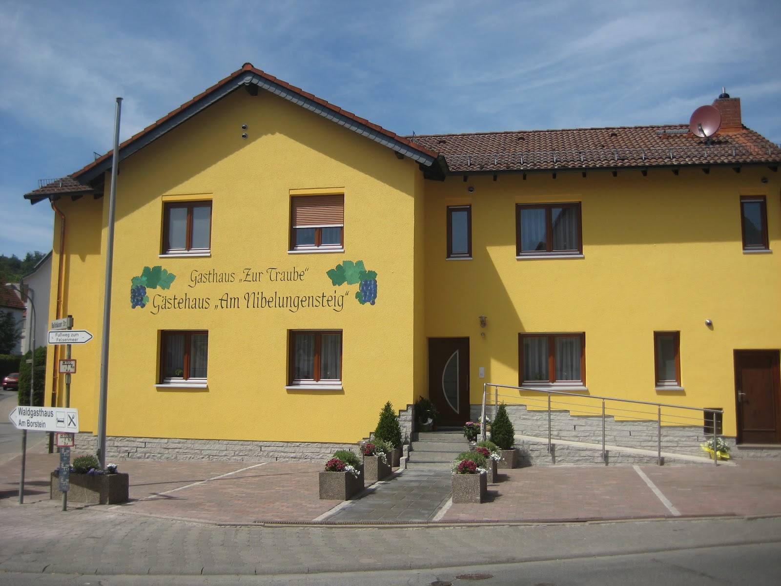 Gästehaus "Am Nibelungensteig"