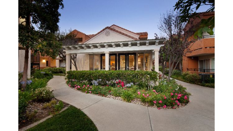 Las Serenas Senior Apartments | Affordable Apartments 62+