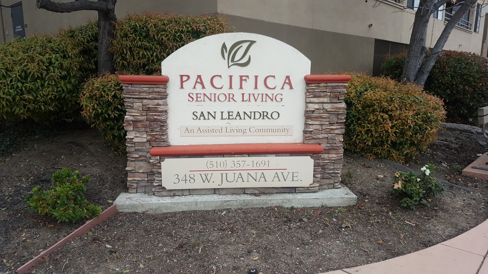 San Leandro Senior Living
